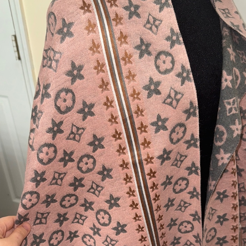 Pink And Gray Patterned Shawl - image 6